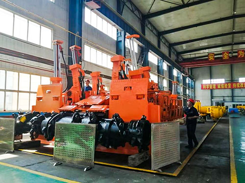 圖片2.jpg 上海創力集團下屬大同同力公司圓滿完成久益掘錨機維修任務(圖2)