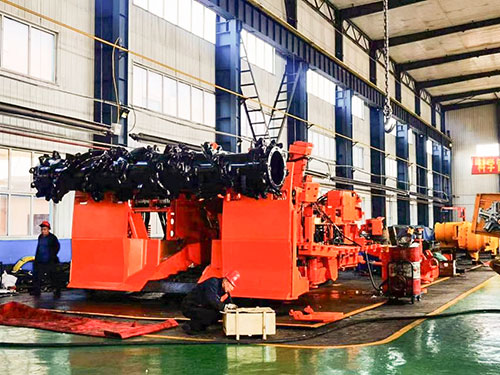 圖片1.jpg 上海創力集團下屬大同同力公司圓滿完成久益掘錨機維修任務(圖1)