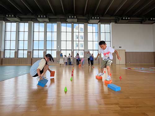 “繽紛童年 快樂(lè)六一”上海創(chuàng)力集團(tuán)舉辦親子活動(dòng)(圖2)